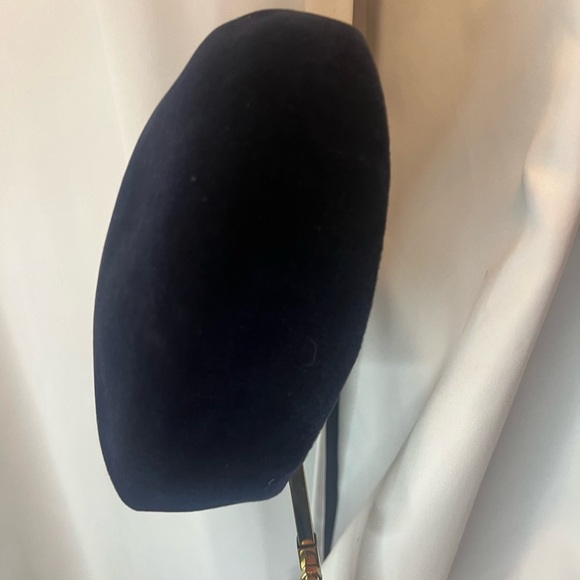 Elegant Black Velvet Women's Hat - Picture 6 of 9